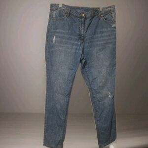 Jeanology Collection  Womens Size 14 Blue Straight Leg Distressed Jeans.